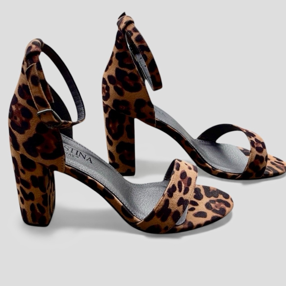DESTINA WAY Leopard Print Block Heel Sandals Size 10 wide